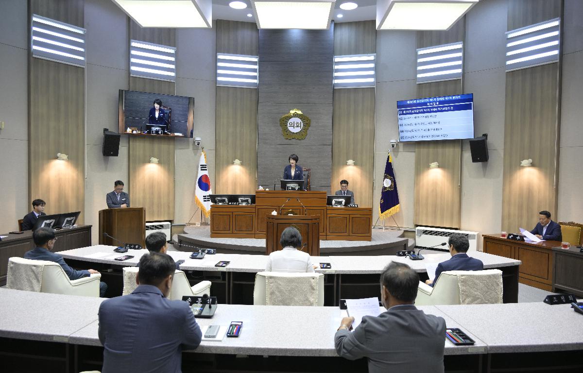 제285회 순창군의회 제1차 정례회 첨부이미지 : 제285회 순창군의회 제1차 정례회 제1차 본회의(2024.6.14).JPG