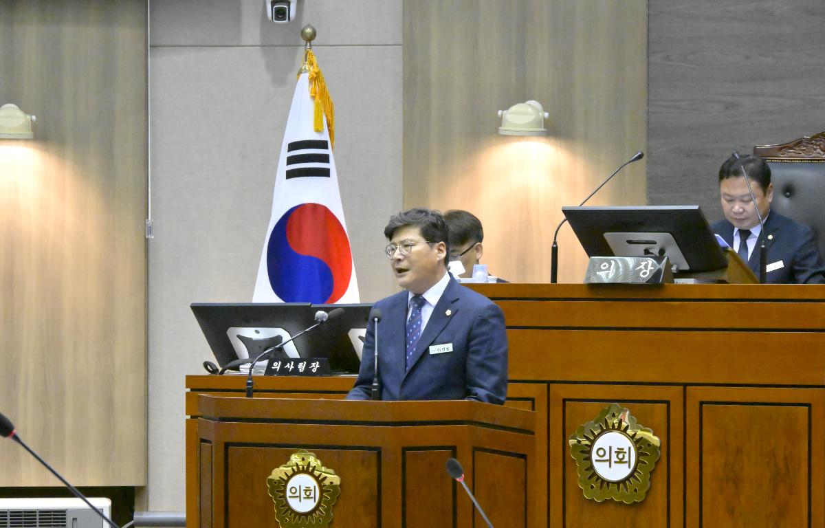 제297회 순창군의회 제2차 정례회 개회 첨부이미지 : 사진-5분 자유발언(이성용 의원).jpg