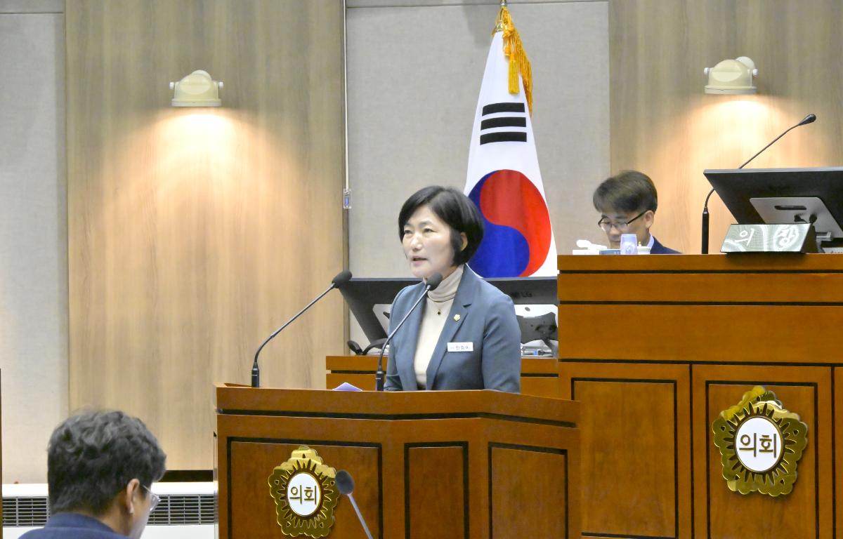 제297회 순창군의회 제2차 정례회 폐회 첨부이미지 : (사진)신정이의원5분자유발언.jpg